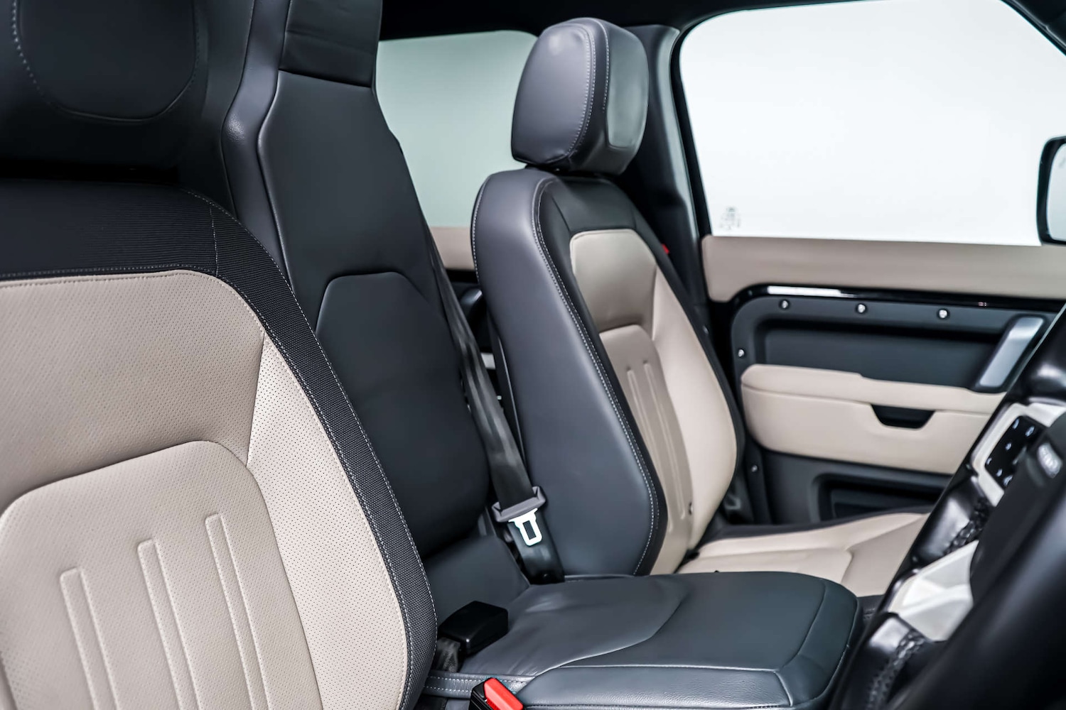 Used Land Rover Defender 2021 for sale - 77426901: Photo 7