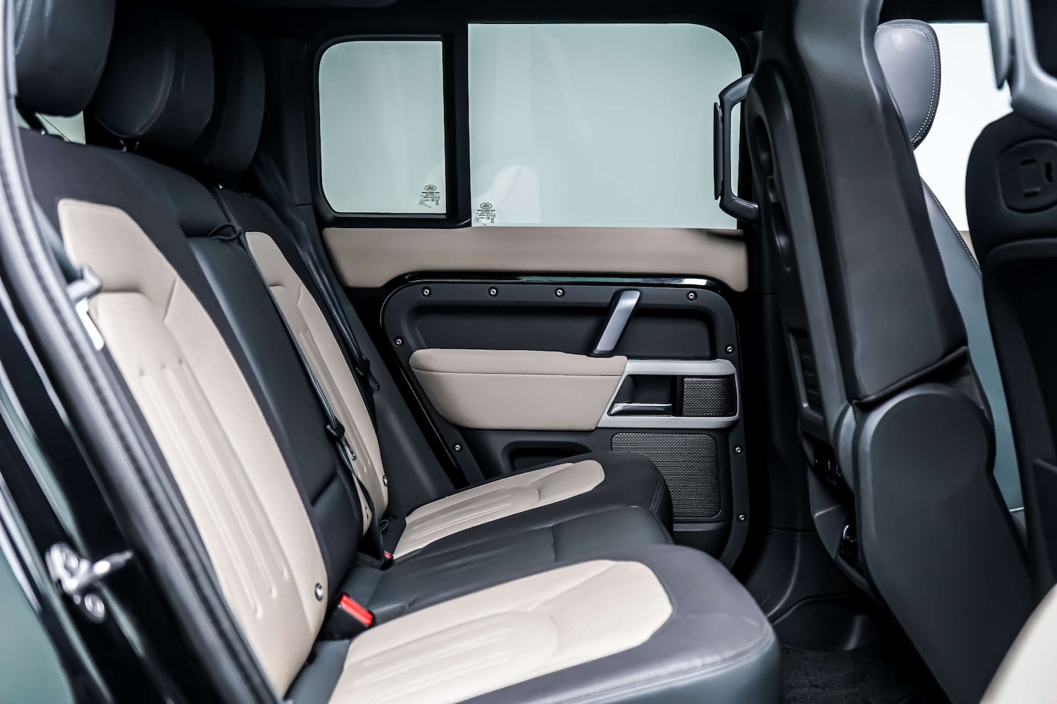 Used Land Rover Defender 2021 for sale - 77426901: Photo 9