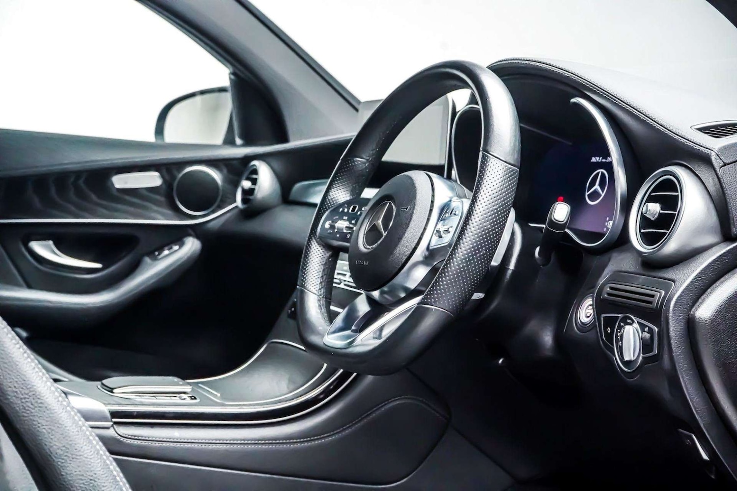 Used Mercedes-Benz GLC 2020 for sale - 76831013: Photo 9