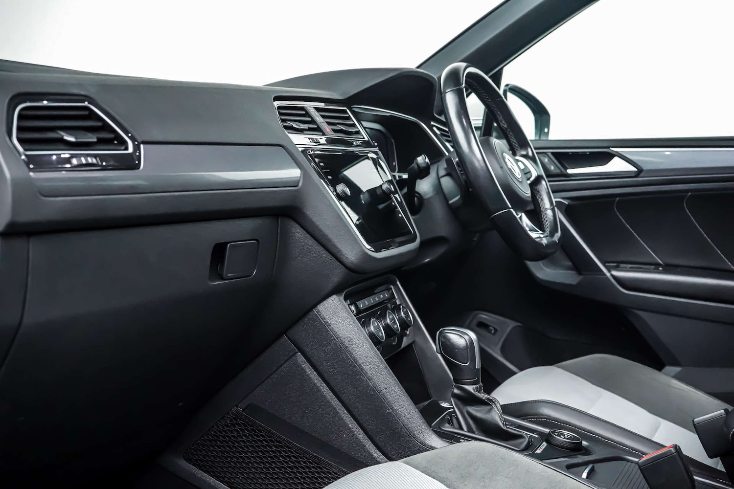 Used Volkswagen Tiguan 2020 for sale - 76830945: Photo 15