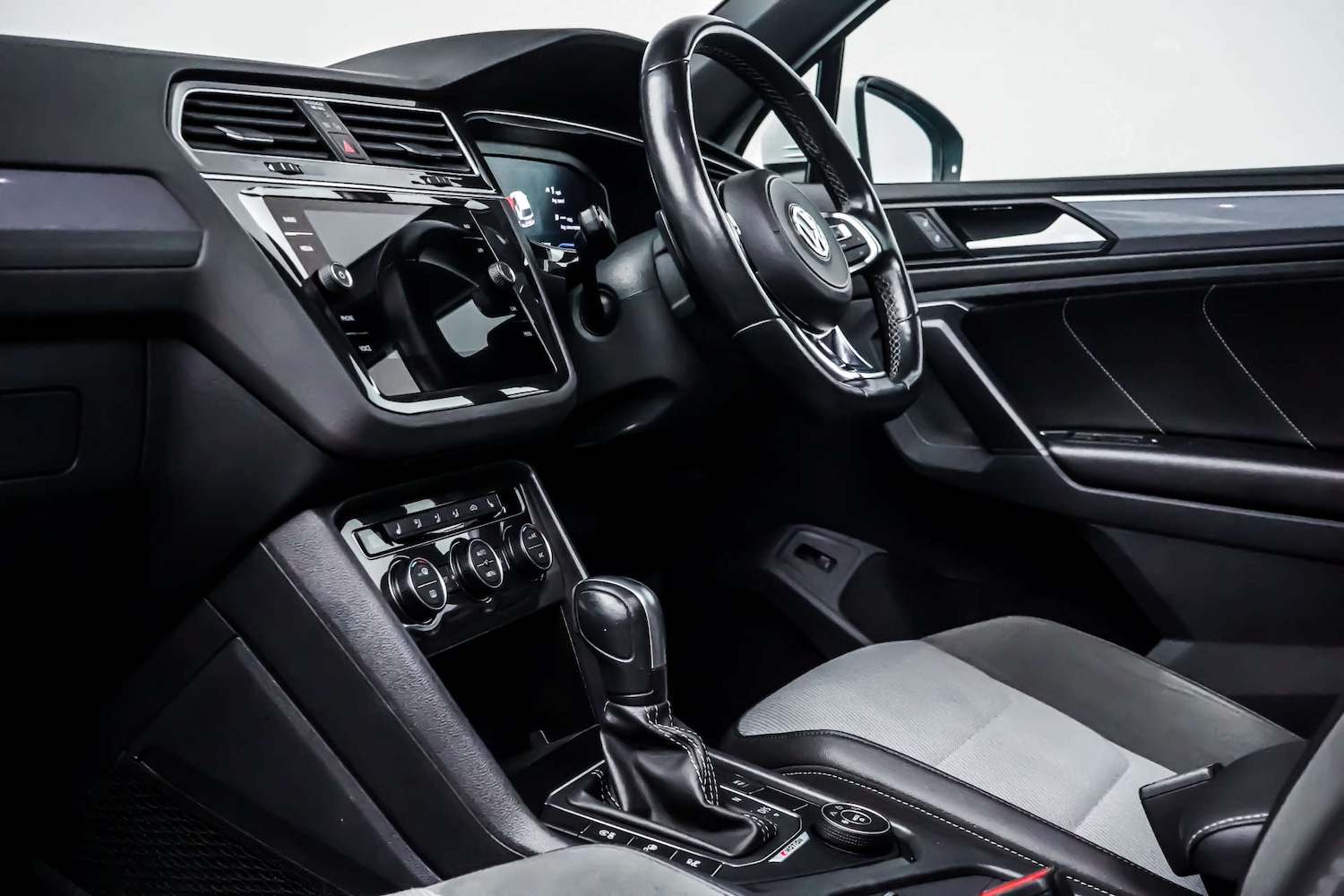 Used Volkswagen Tiguan 2020 for sale - 76830945: Photo 16