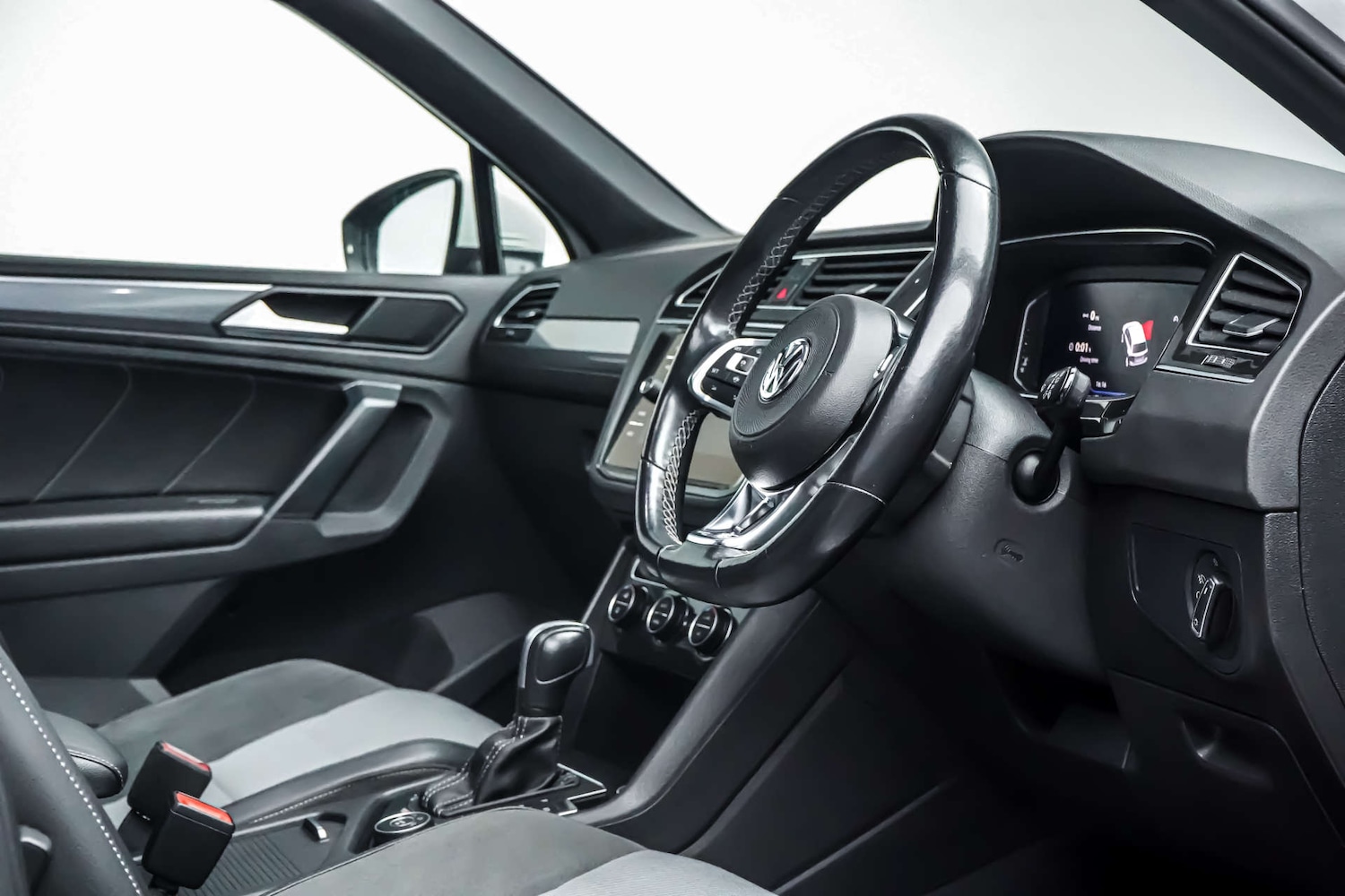 Used Volkswagen Tiguan 2020 for sale - 76830945: Photo 9