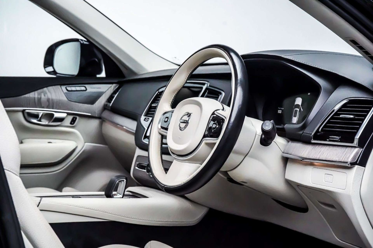 Used Volvo XC90 2022 for sale - 76830987: Photo 8