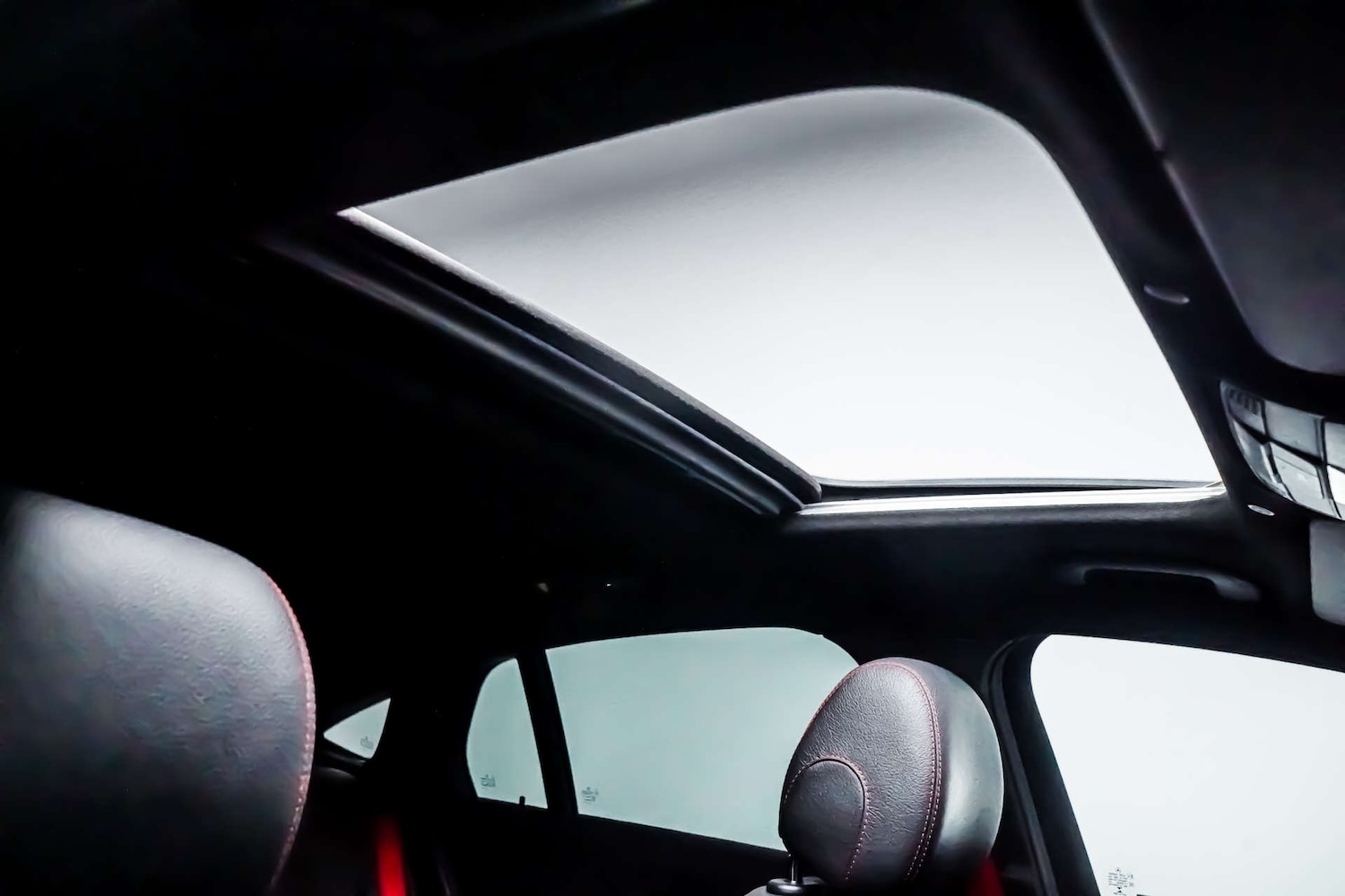 Used Mercedes-Benz GLC 2022 for sale - 76831073: Photo 3