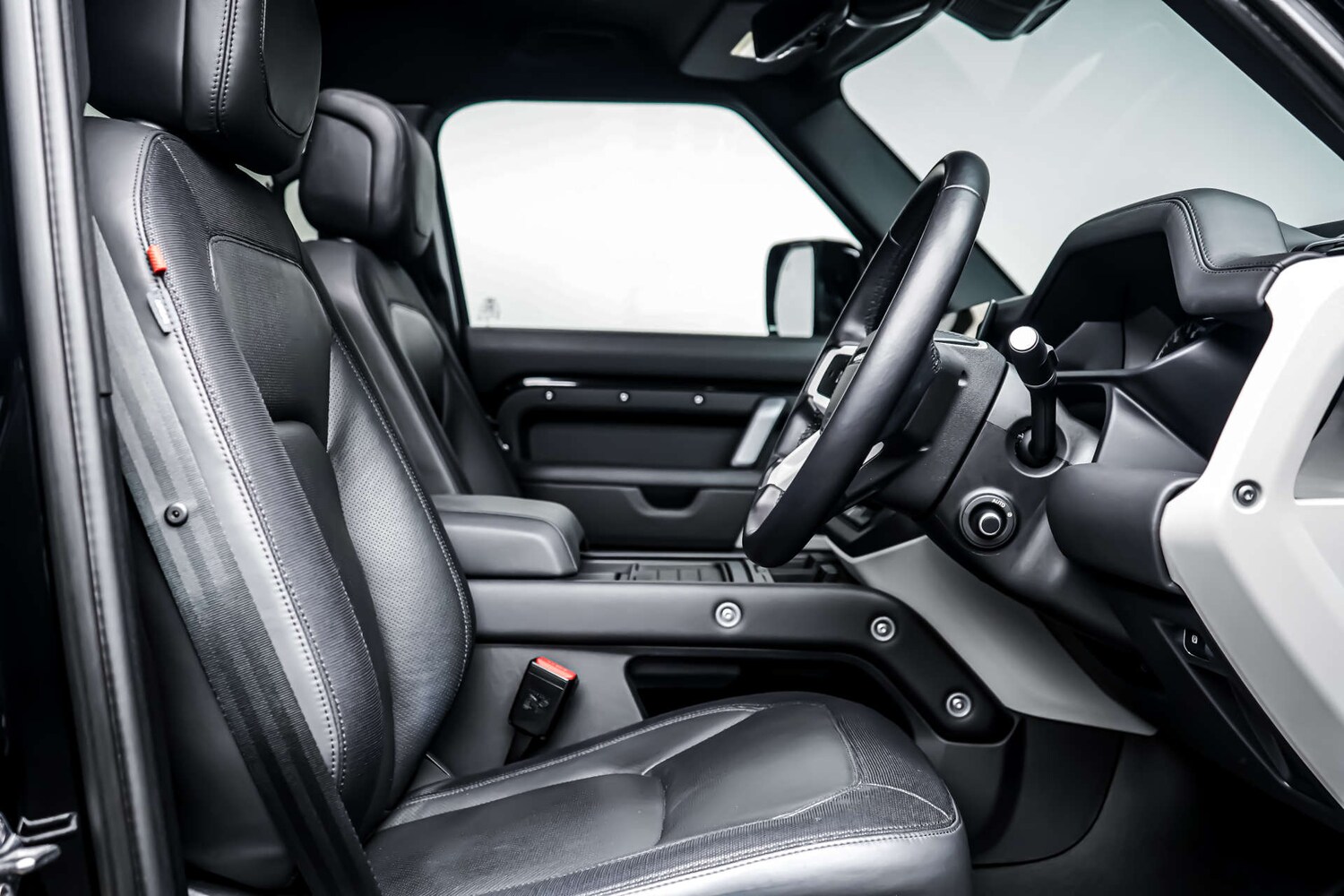 Used Land Rover Defender 2023 for sale - 77426935: Photo 6