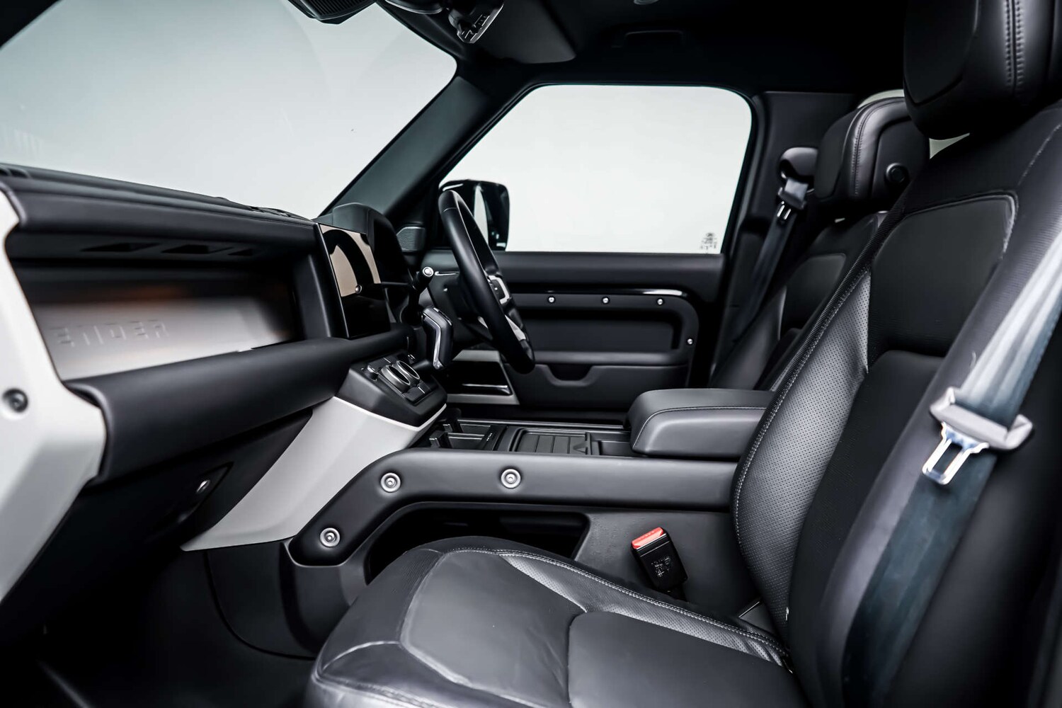 Used Land Rover Defender 2023 for sale - 77426935: Photo 7