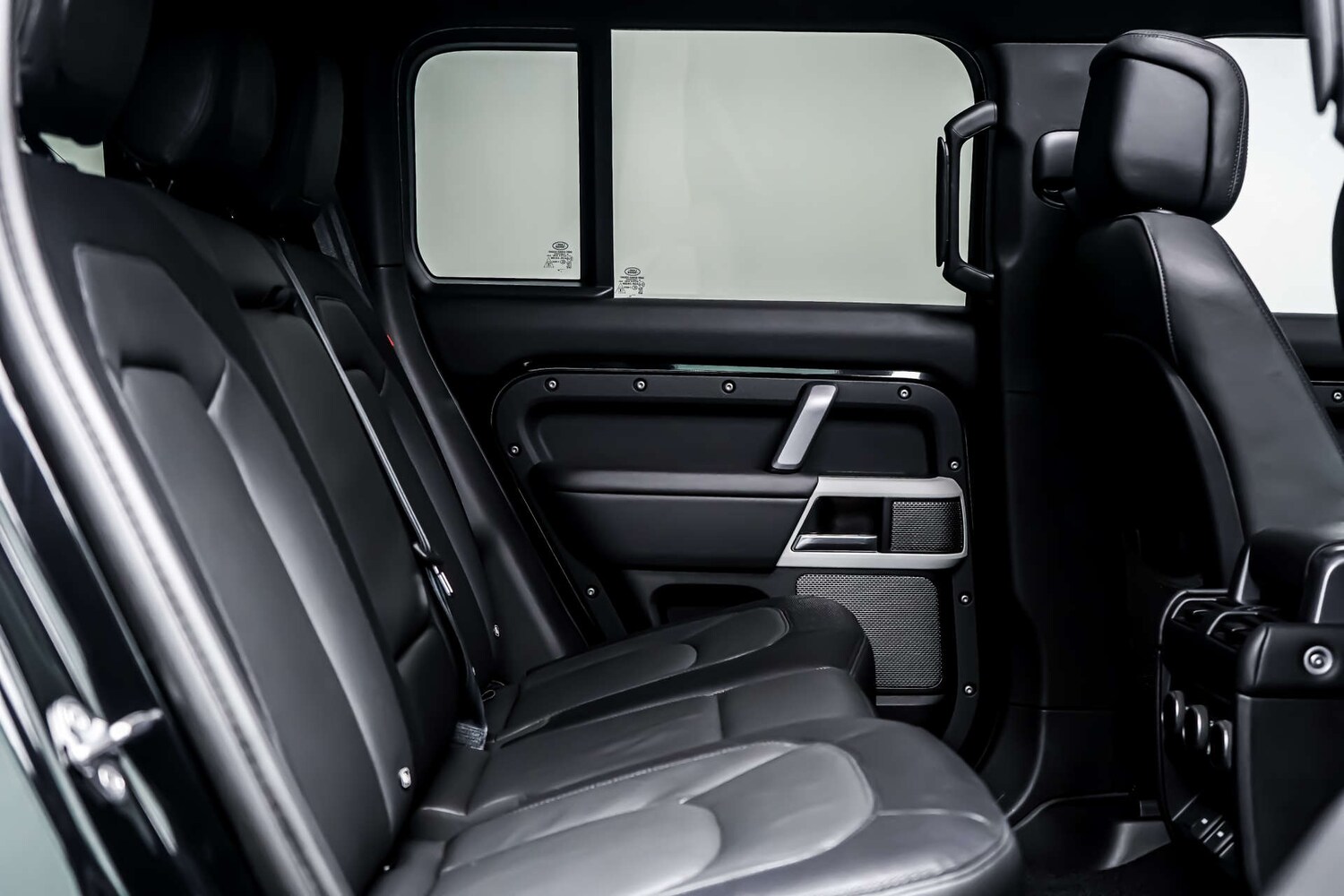 Used Land Rover Defender 2023 for sale - 77426935: Photo 8