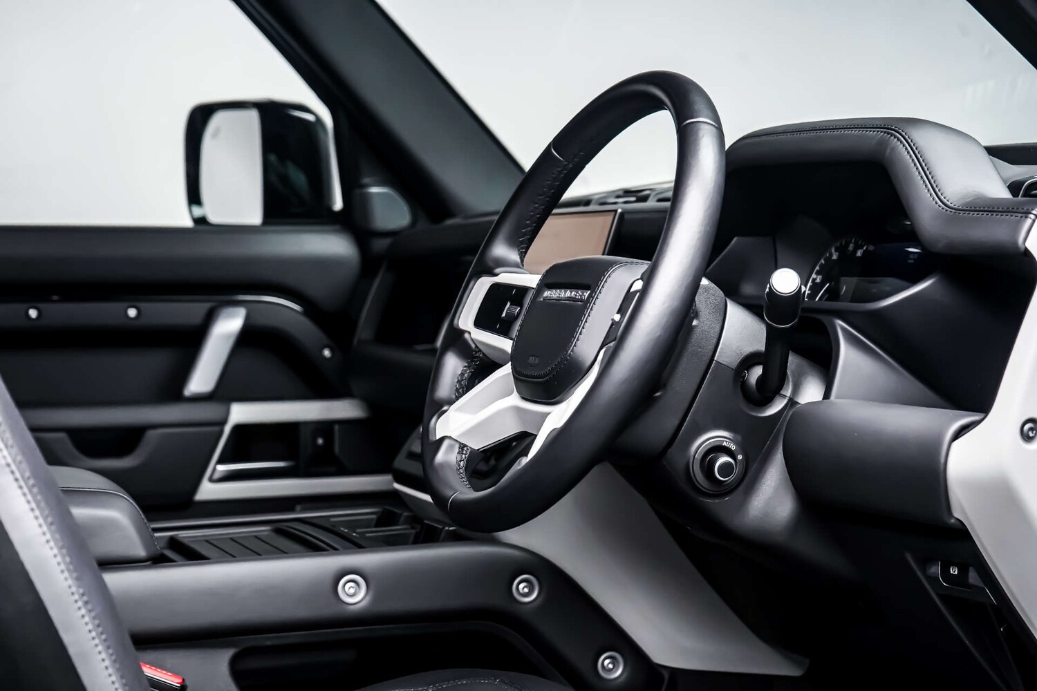 Used Land Rover Defender 2023 for sale - 77426935: Photo 9