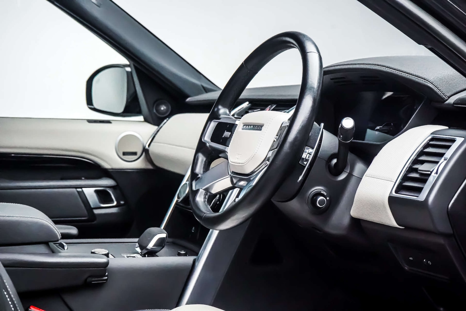 Used Land Rover Discovery 2022 for sale - 76884382: Photo 10