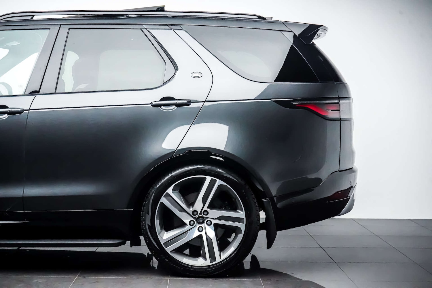 Used Land Rover Discovery 2022 for sale - 76884382: Photo 16