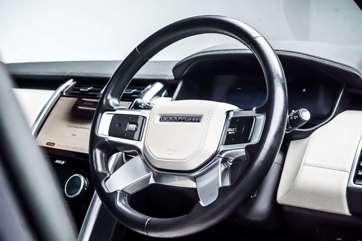 Used Land Rover Discovery 2022 for sale - 76884382: Photo 22