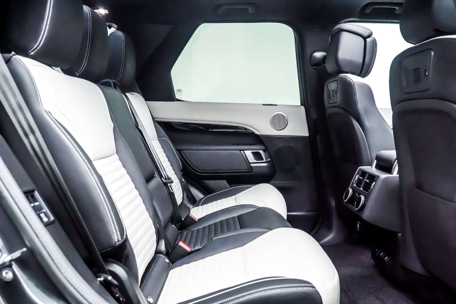 Used Land Rover Discovery 2022 for sale - 76884382: Photo 8