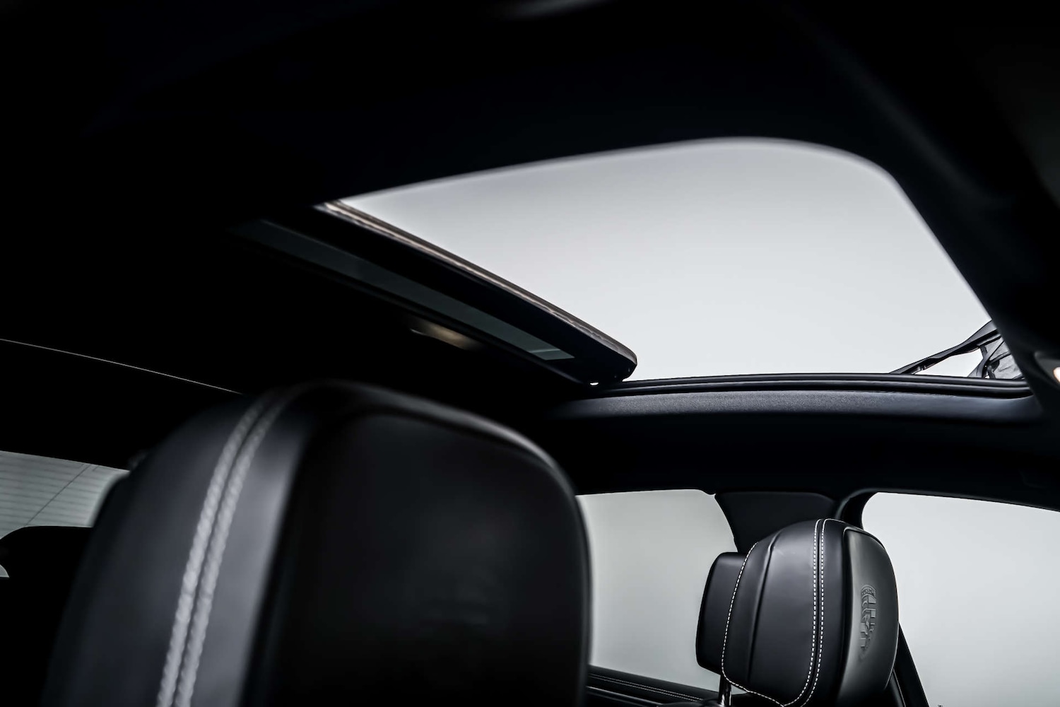 Used Porsche Macan 2024 for sale - 77837328: Photo 3