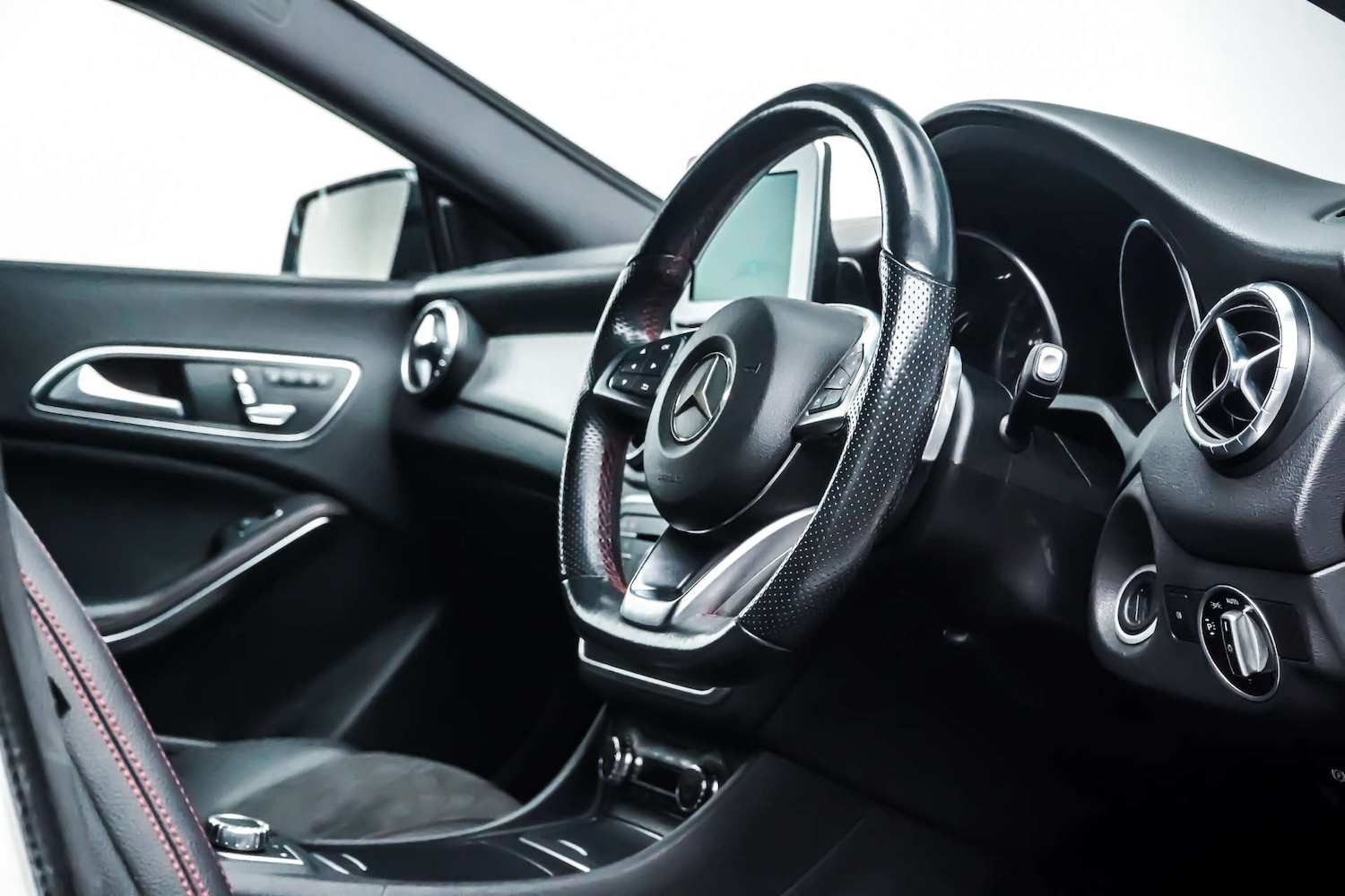 Used Mercedes-Benz CLA 2016 for sale - 76830954: Photo 9