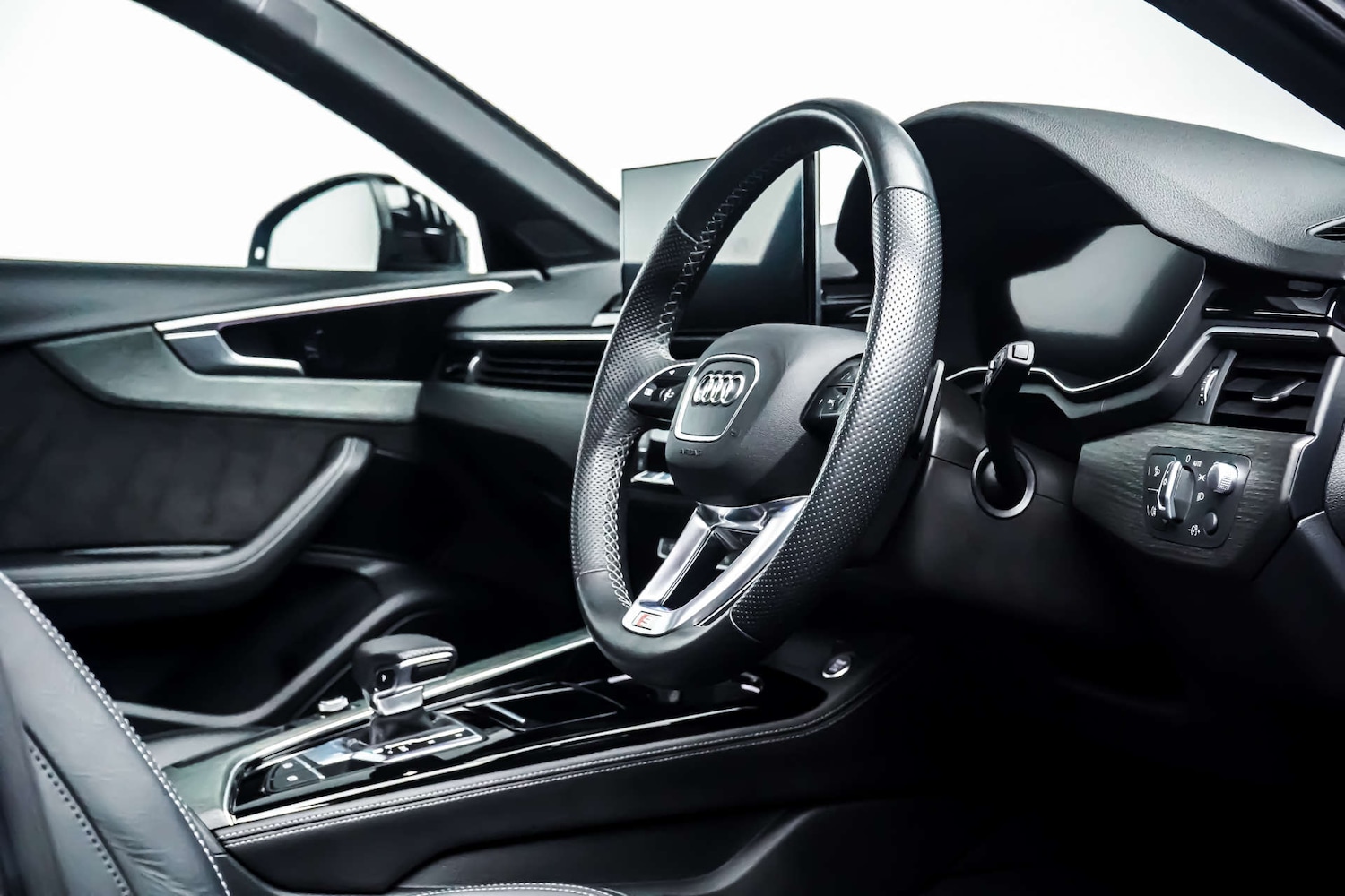 Used Audi A4 2021 for sale - 76831020: Photo 9