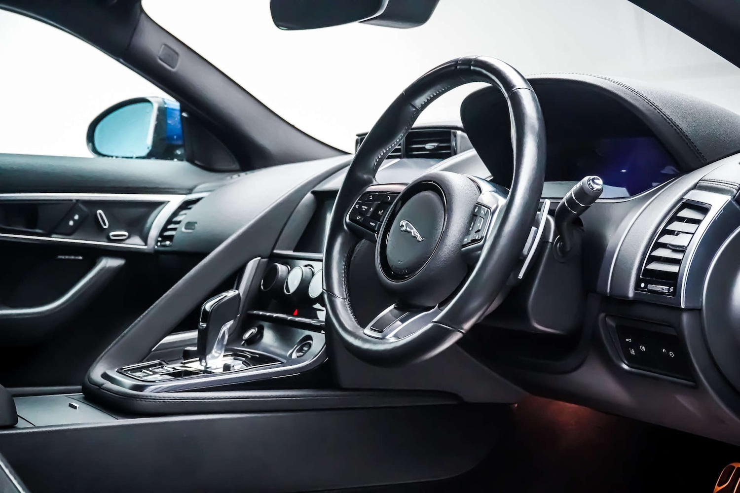 Used Jaguar F-Type 2021 for sale - 76831021: Photo 9