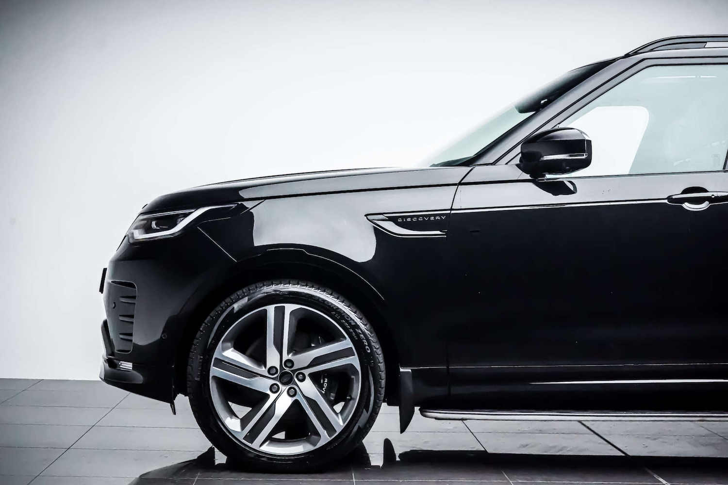 Used Land Rover Discovery 2023 for sale - 76831057: Photo 15