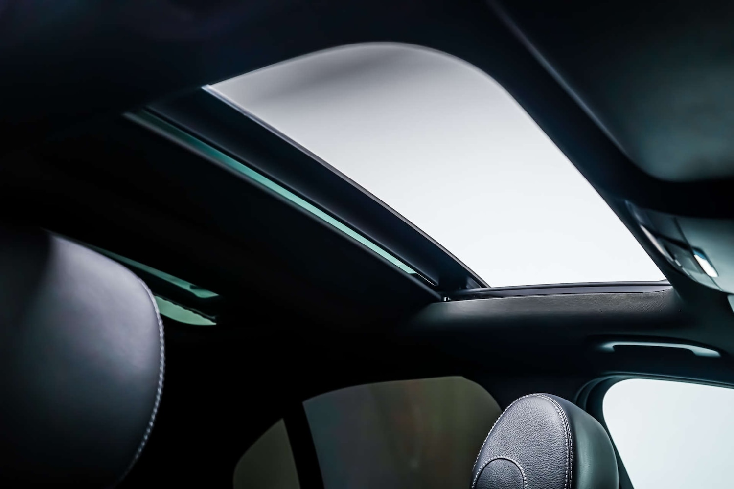 Used Mercedes-Benz C Class 2018 for sale - 76831075: Photo 3