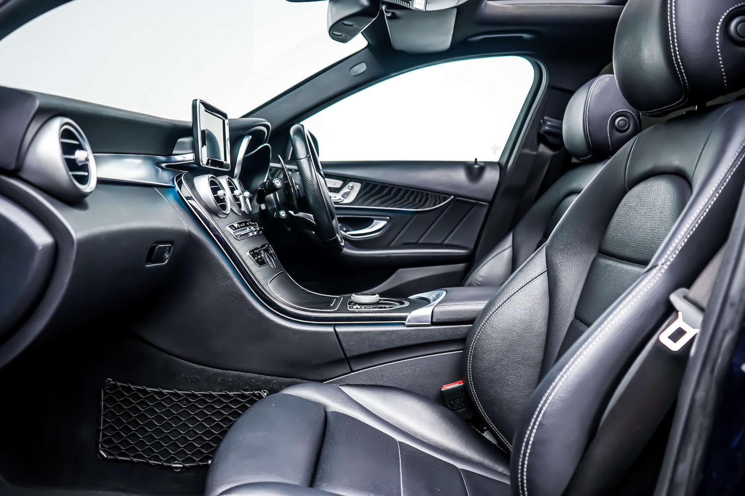 Used Mercedes-Benz C Class 2018 for sale - 76831075: Photo 7