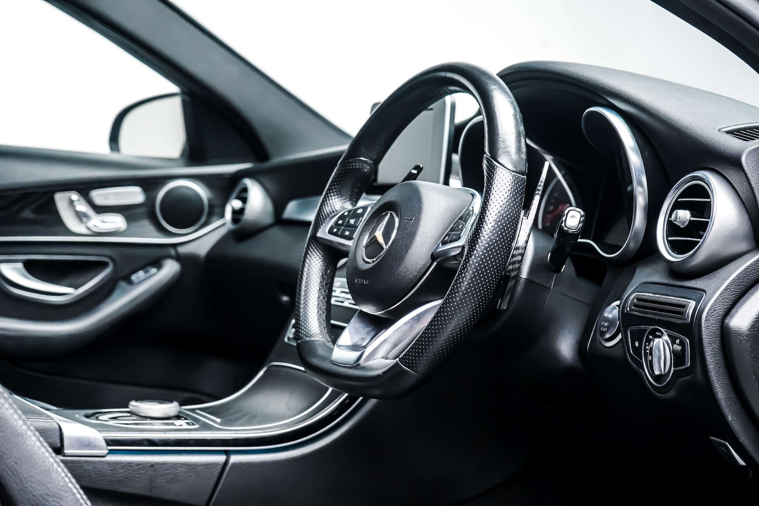 Used Mercedes-Benz C Class 2018 for sale - 76831075: Photo 9