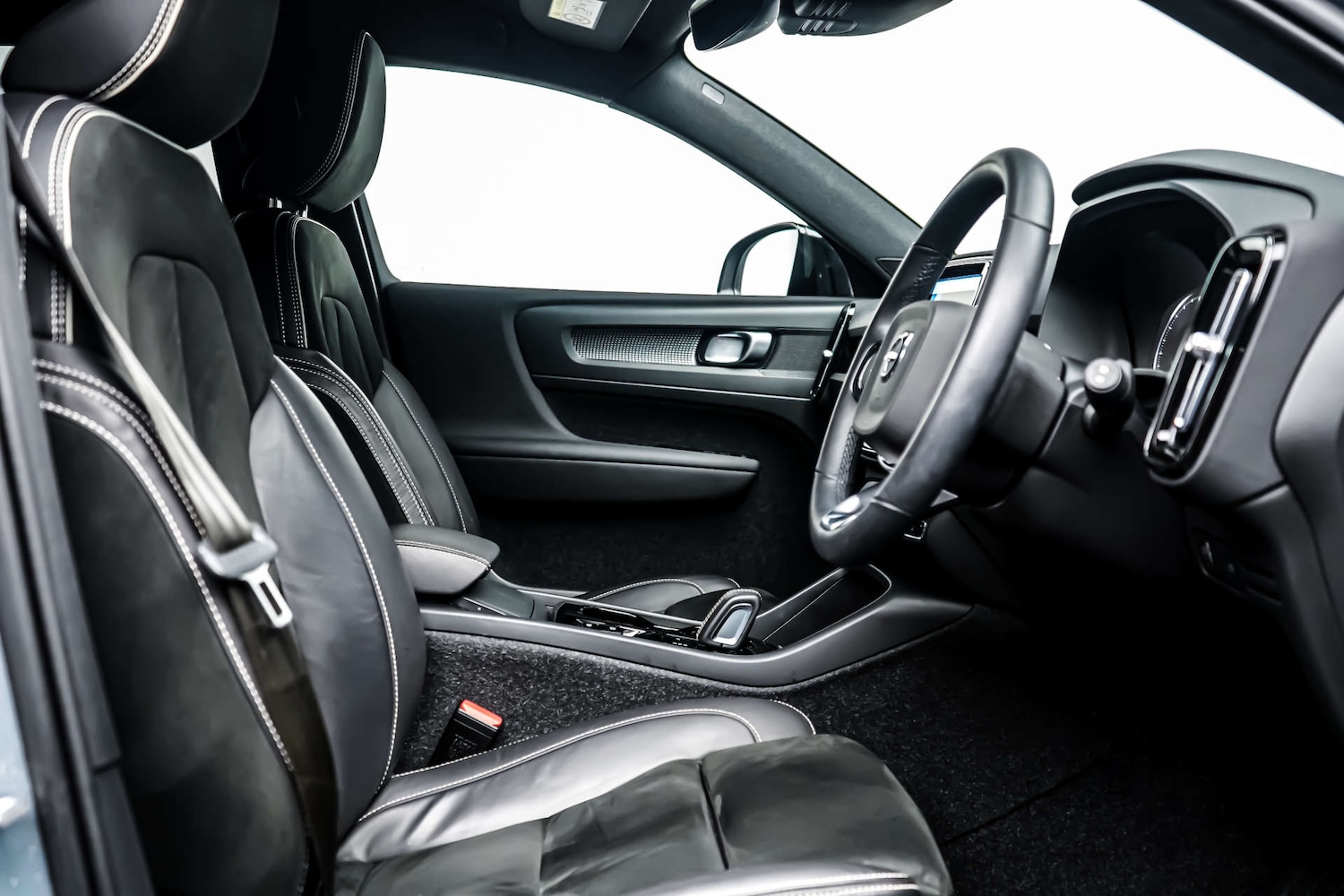 Used Volvo XC40 2021 for sale - 76974696: Photo 6