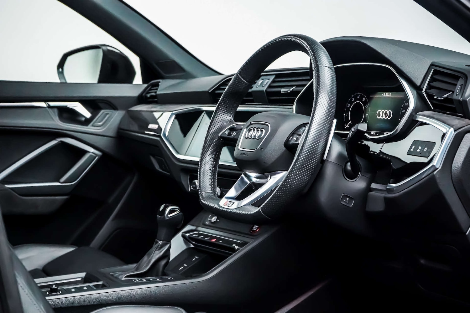Used Audi RS Q3 2020 for sale - 76830951: Photo 9