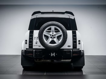 Used Land Rover Defender 2021 for sale - 78272656: Photo