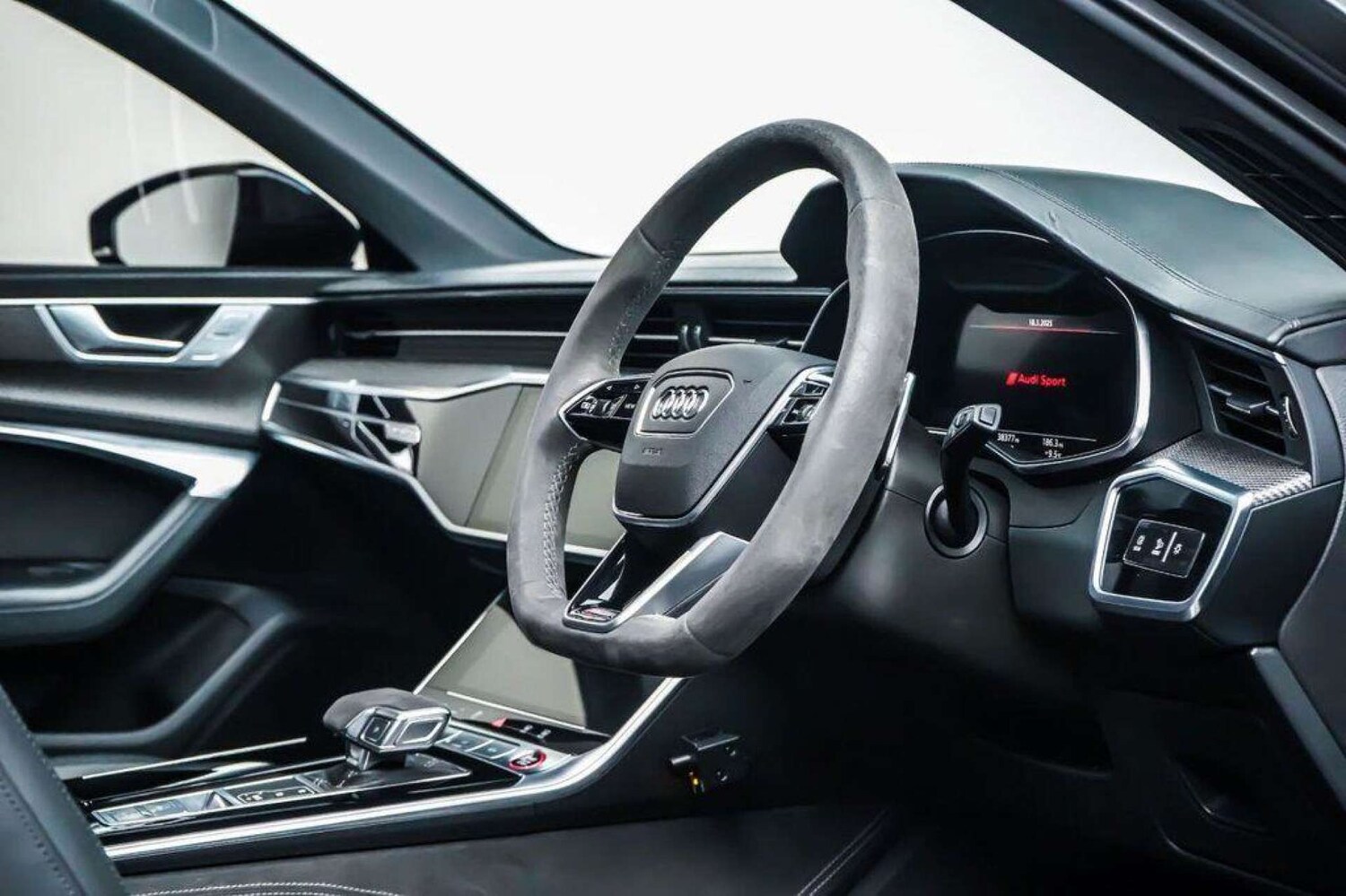 Used Audi RS6 2021 for sale - 77426844: Photo 10