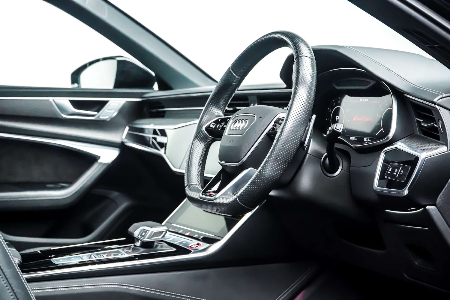 Used Audi RS6 2021 for sale - 76831045: Photo 11