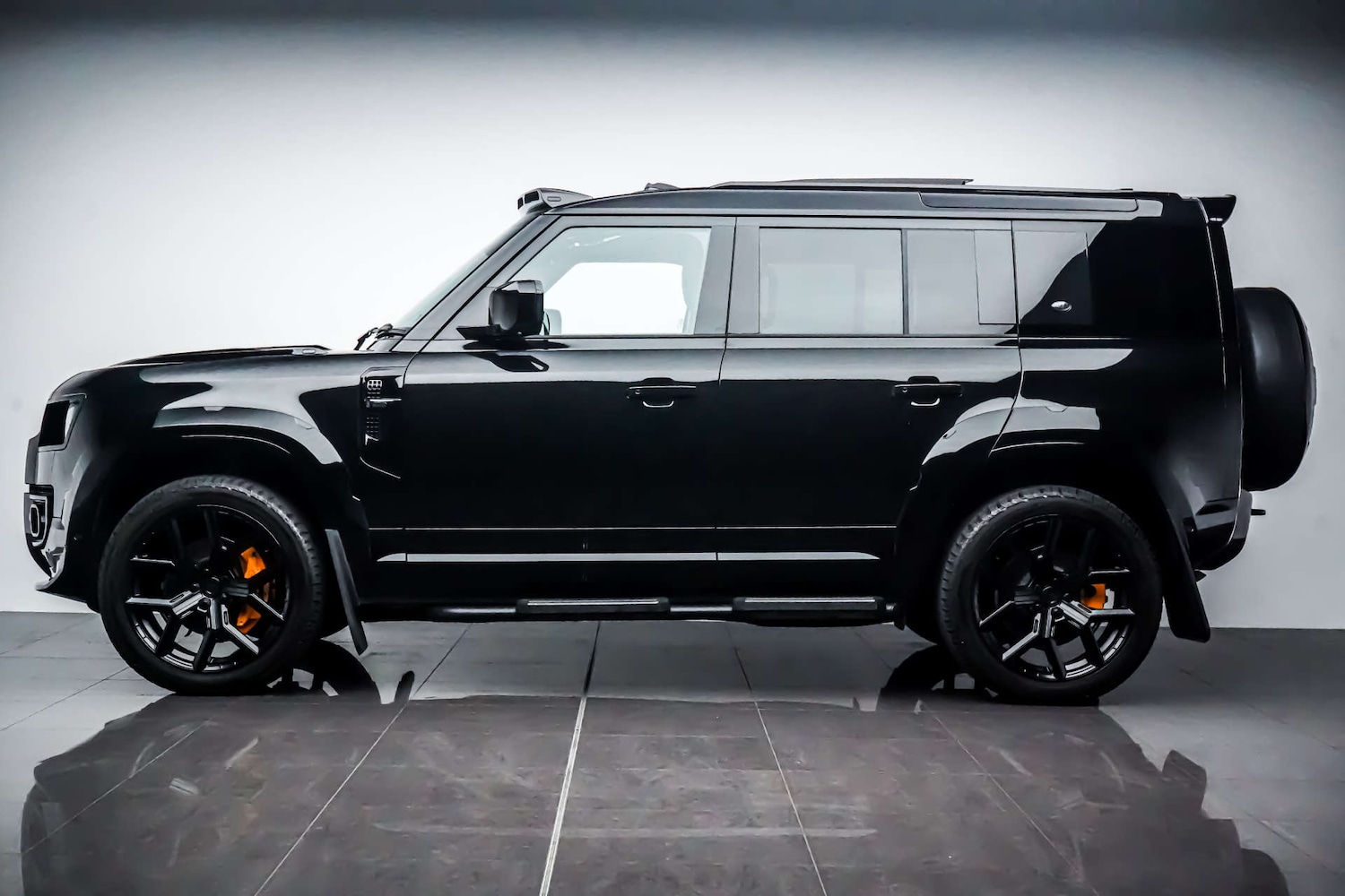 Used Land Rover Defender 2023 for sale - 78083600: Photo 12