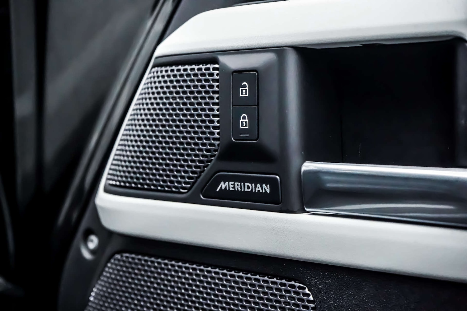 Used Land Rover Defender 2023 for sale - 78083600: Photo 21