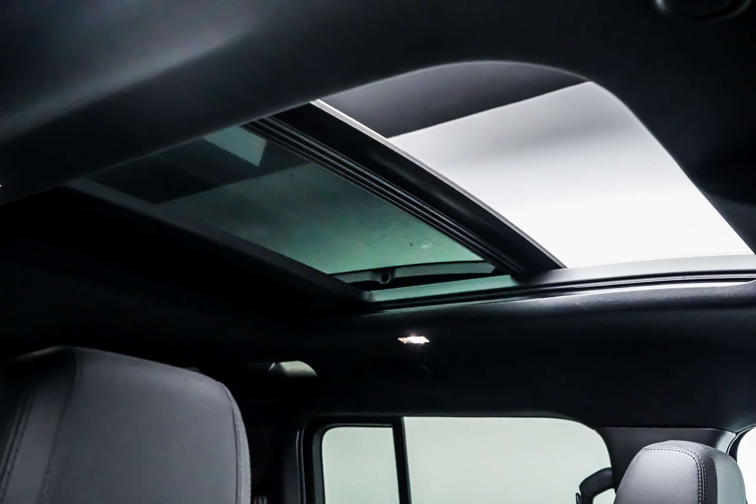 Used Land Rover Defender 2023 for sale - 78083600: Photo 7