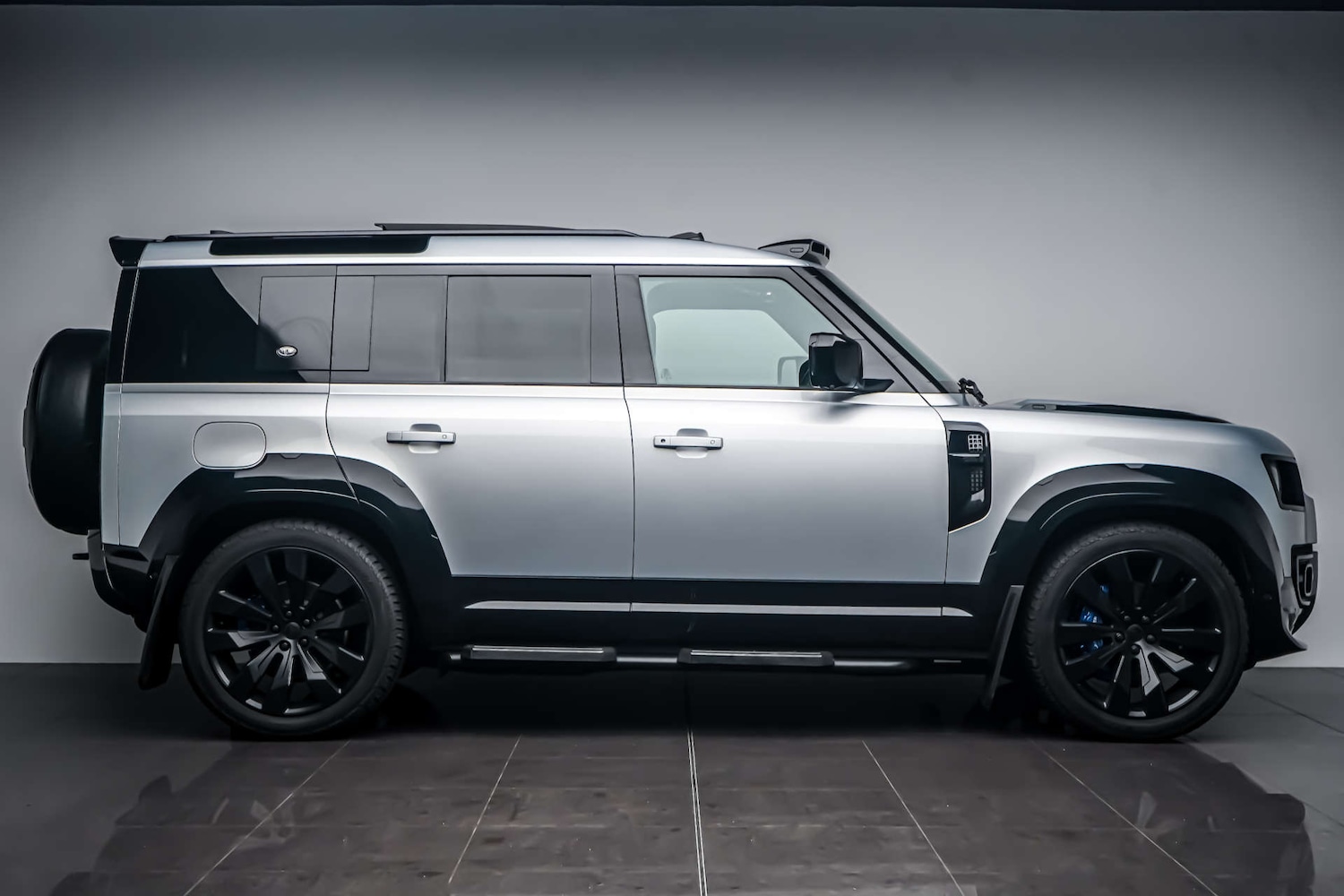 Used Land Rover Defender 2021 for sale - 77249277: Photo 11