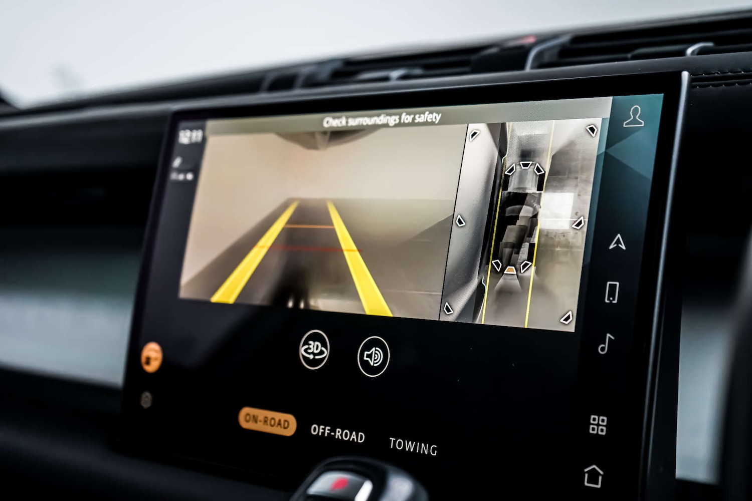 Used Land Rover Defender 2021 for sale - 77249277: Photo 12