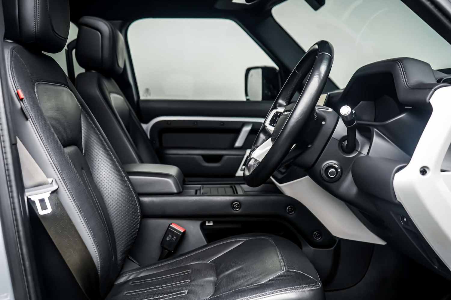 Used Land Rover Defender 2021 for sale - 77249277: Photo 6