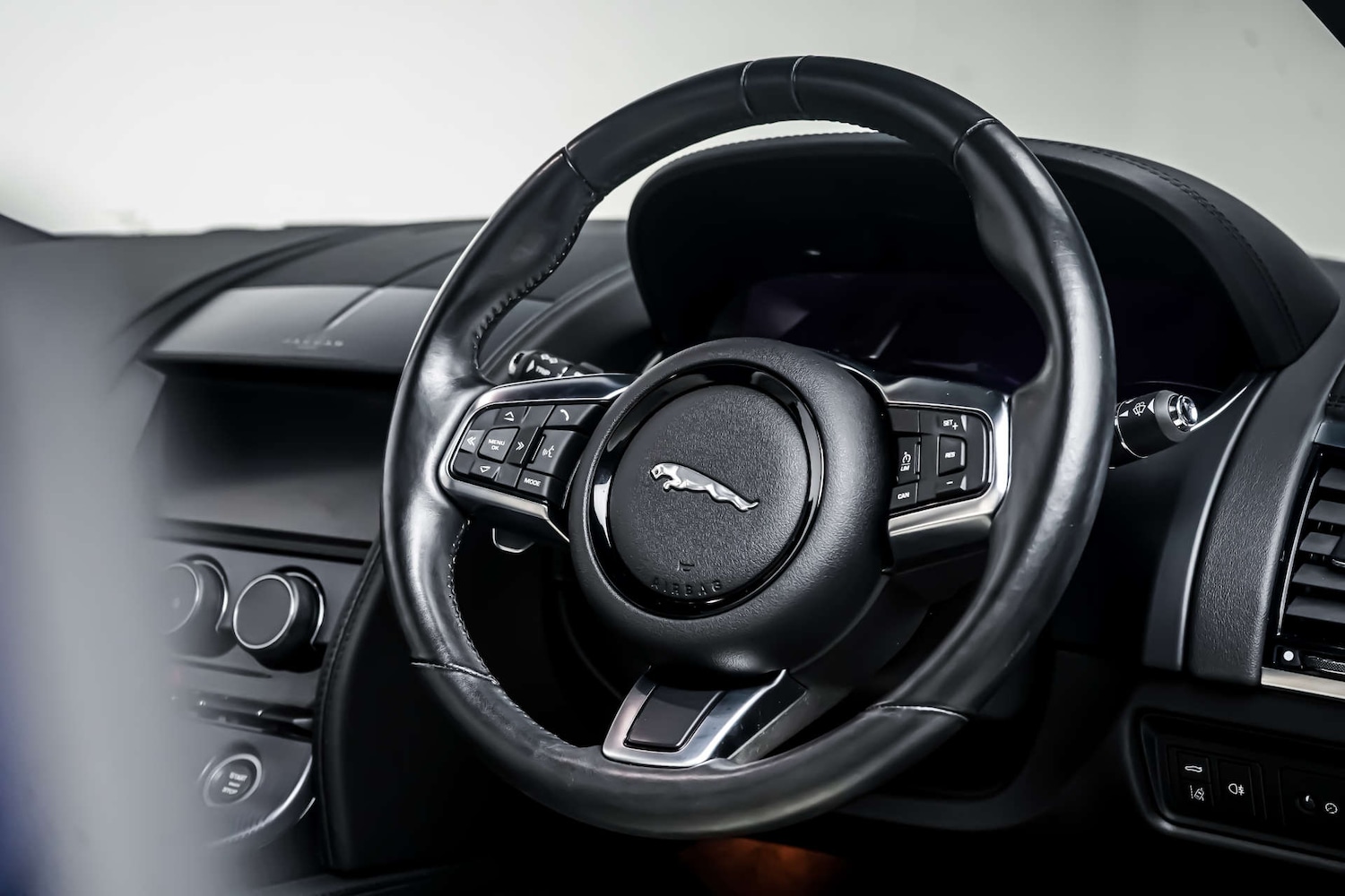 Used Jaguar F-Type 2021 for sale - 77426916: Photo 17