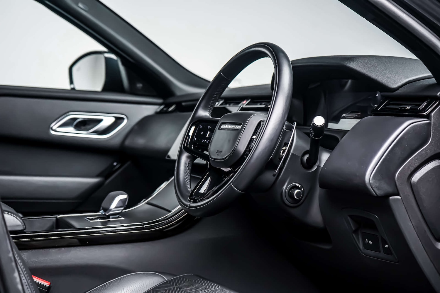 Used Land Rover Range Rover Velar 2023 for sale - 77426929: Photo 9