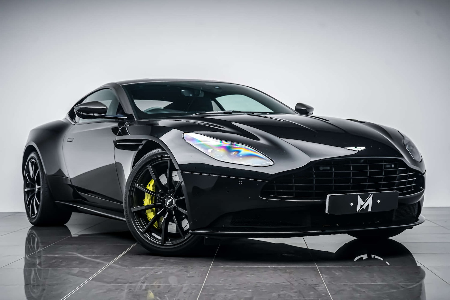 Used Aston Martin DB11 2018 for sale - 77426950: Photo 1