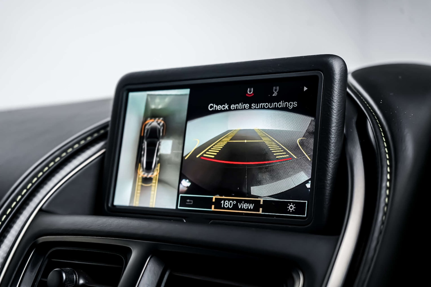 Used Aston Martin DB11 2018 for sale - 77426950: Photo 14