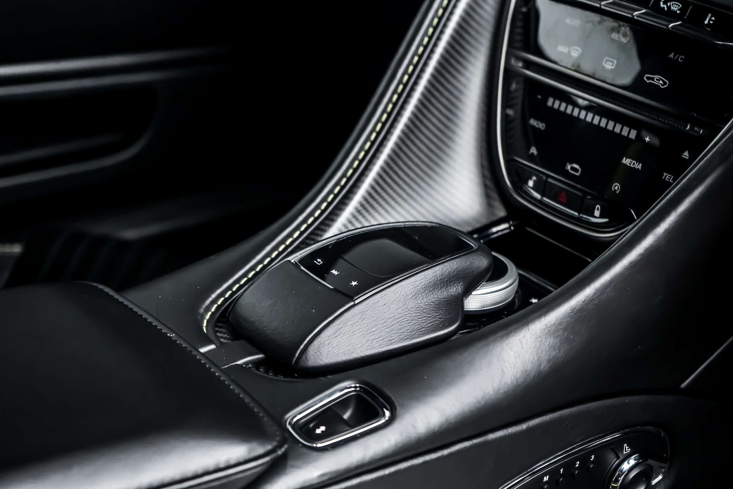 Used Aston Martin DB11 2018 for sale - 77426950: Photo 24