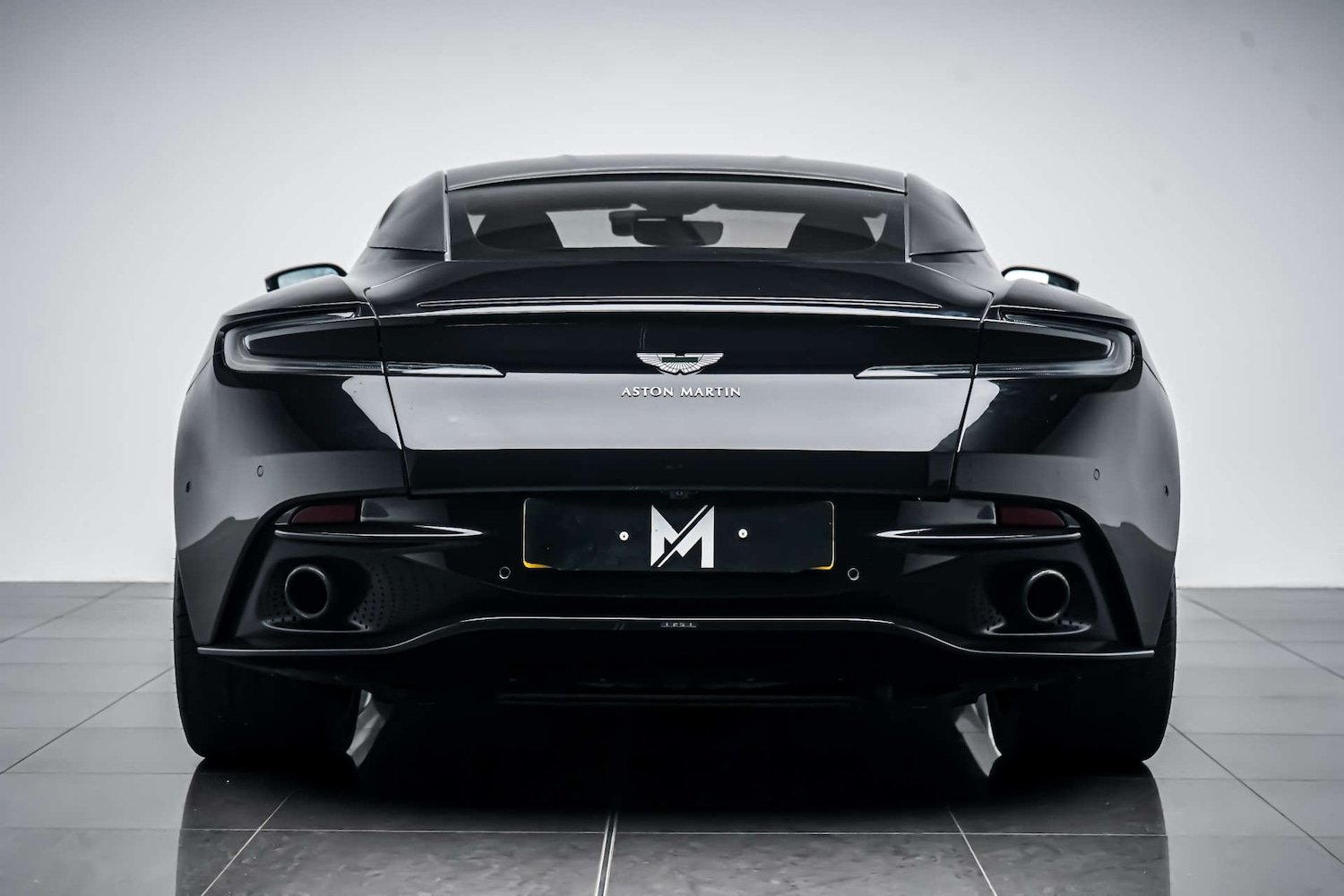 Used Aston Martin DB11 2018 for sale - 77426950: Photo 4