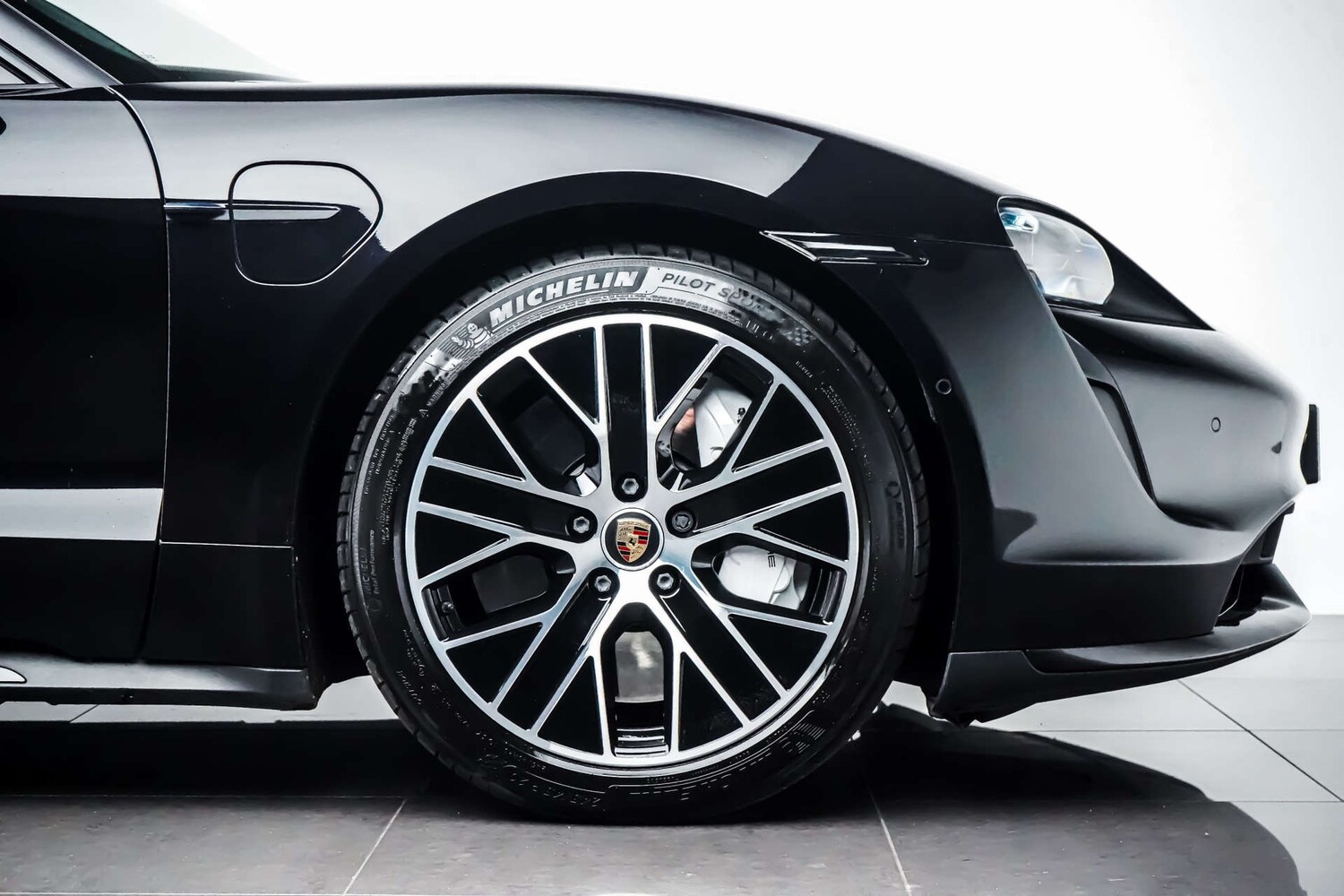 Used Porsche Taycan 2020 for sale - 76830935: Photo 10