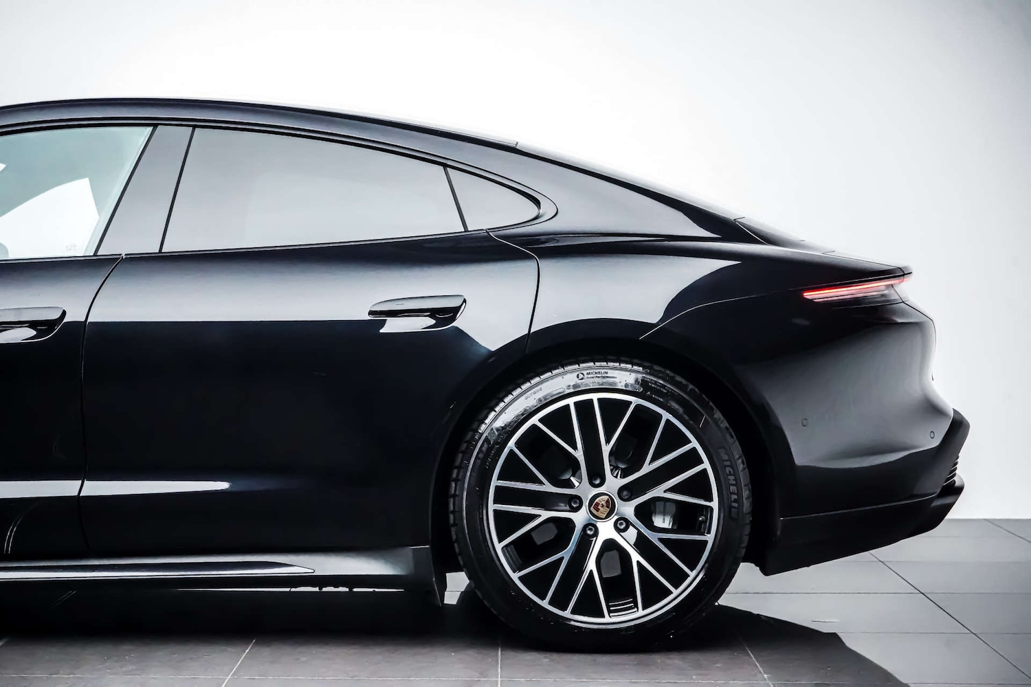 Used Porsche Taycan 2020 for sale - 76830935: Photo 14