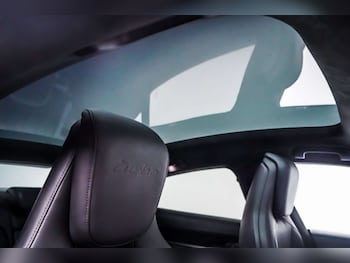 Used Porsche Taycan 2020 for sale - 76830935: Photo