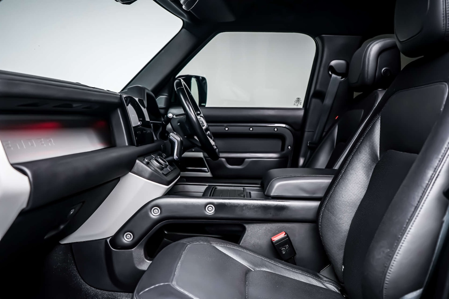 Used Land Rover Defender 2022 for sale - 77449556: Photo 7