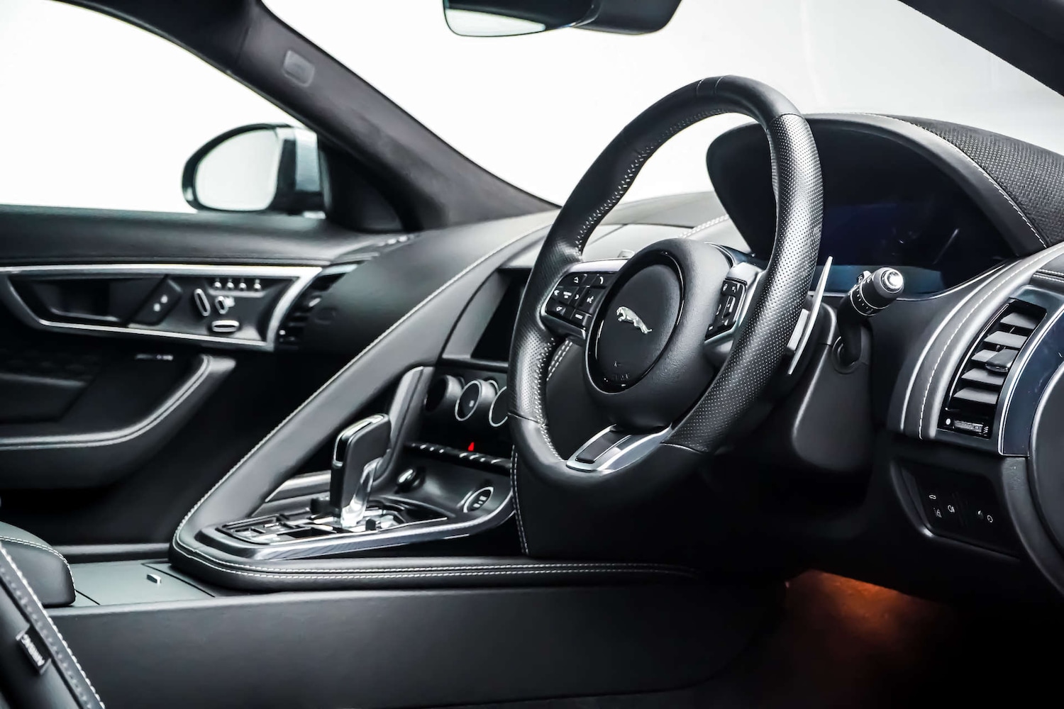 Used Jaguar F-Type 2022 for sale - 76831062: Photo 9