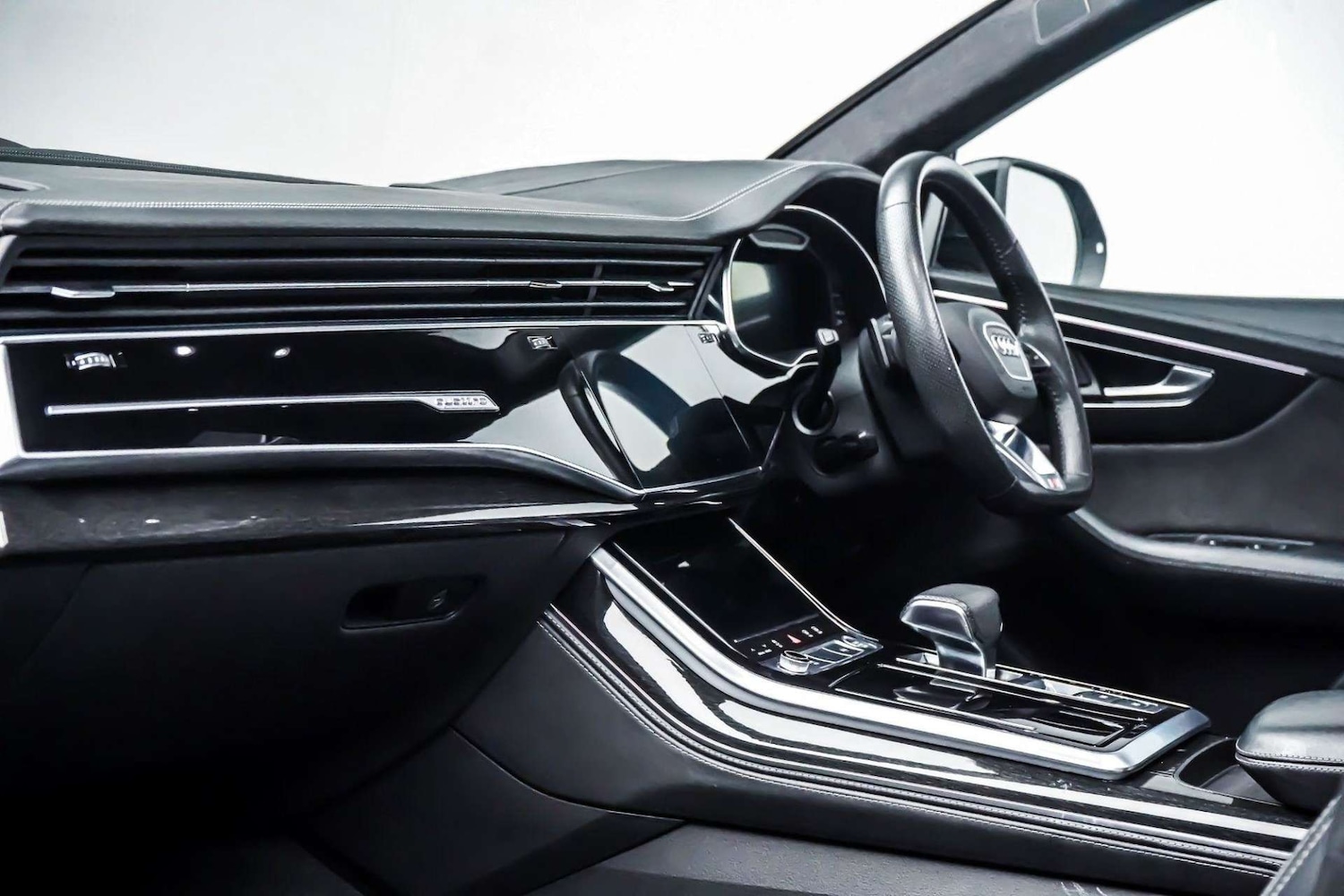 Used Audi Q8 2018 for sale - 76831014: Photo 19