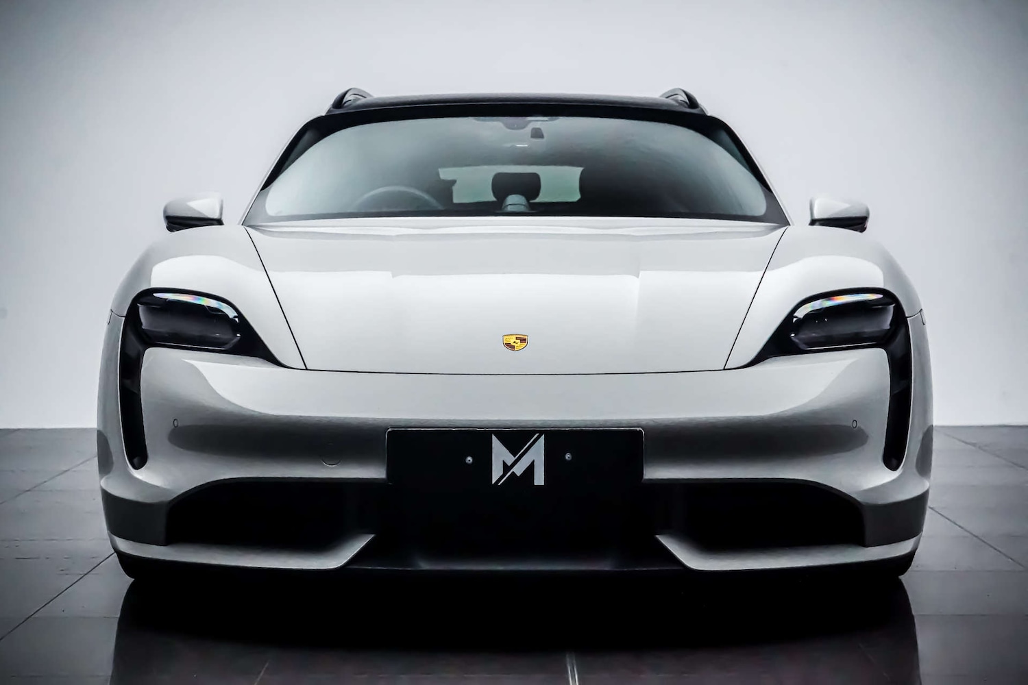 Used Porsche Taycan 2023 for sale - 76830895: Photo 2