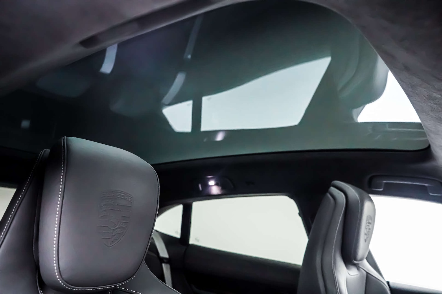 Used Porsche Taycan 2023 for sale - 76830895: Photo 3