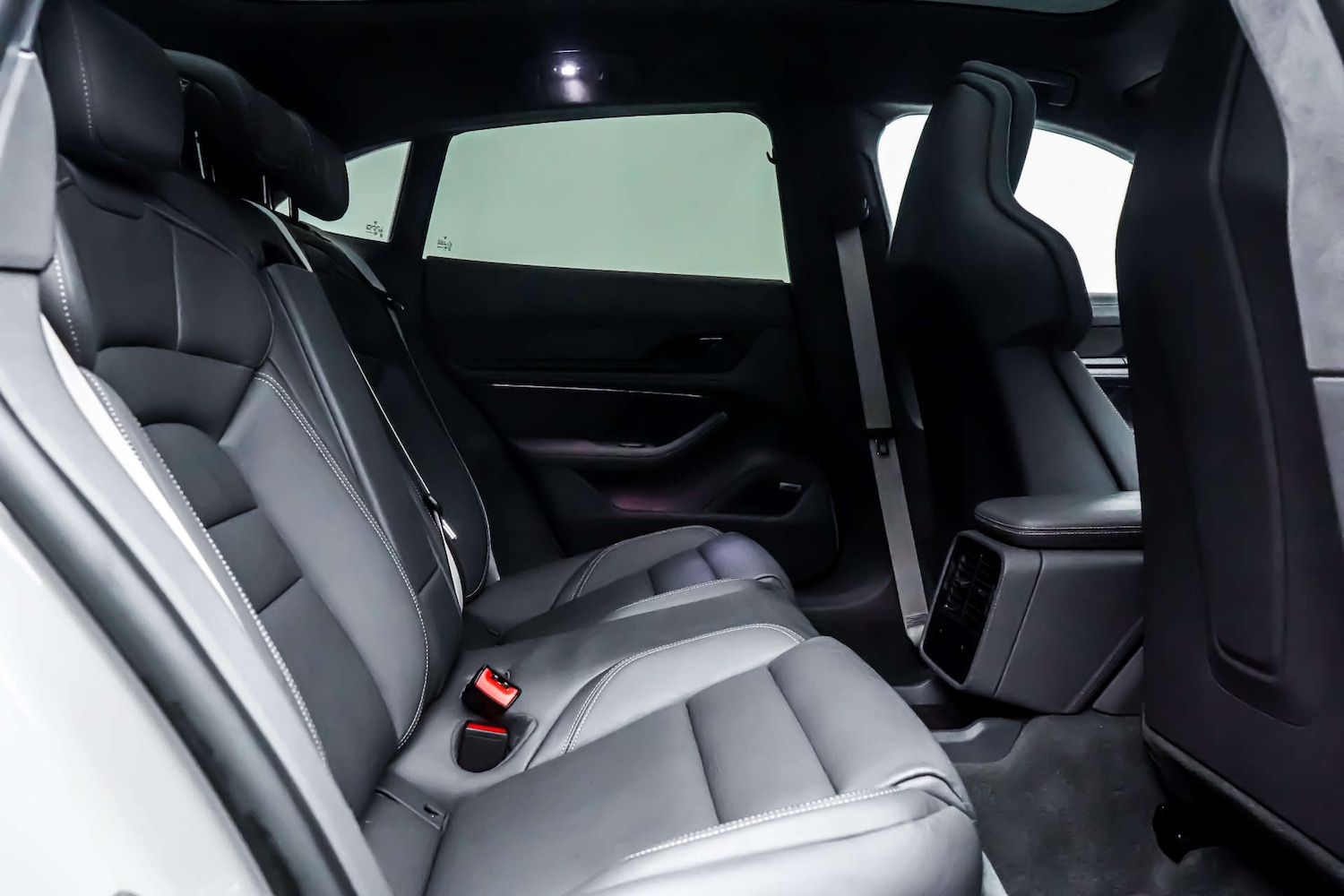 Used Porsche Taycan 2023 for sale - 76830895: Photo 9